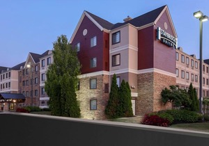 Free Breakfast Buffet. Pool Access. King Suite Near Ohio State University.