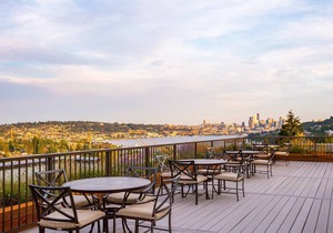 Free Breakfast. Pool Access. Suite Near Downtown.