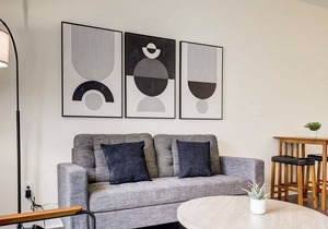 Frontdesk | 1 BR Apt by Sailors Monument
