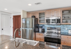 Full Kitchen ~ Private Balcony ~ Resort Pool