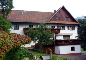 Gemütliches und modernes Doppelzimmer, mit Sitzecke, Sat-TV und Badezimmer