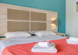 Giannis Pool Studios 8, Alykes, Zakynthos, Greece