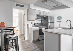 Gorgeous CozySuites Camelback with pool, parking! 08
