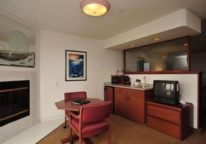 GROUPS BEACH ESCAPE! TWO UNITS, POOL, PARKING