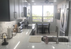 Gulf Front Condo "The View" With Resort Atmosphere At Redington Towers