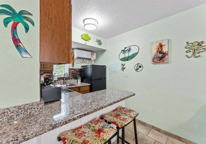 🏝️ Gulf-Front Studio: King Bed Full Kitchen Heated Pool ➠ Tropic Terrace 37