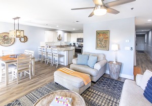 Gulf view, private beach, community pool, walk to shops and restaurants!