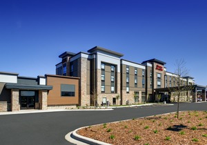 Hampton Inn & Suites Milwaukee West