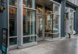 Hip 1BR, Kendall Square, Gym, Doorman, walk to MIT by Blueground