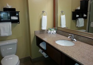 Historic Charm! Spacious Unit Near Attractions, Breakfast