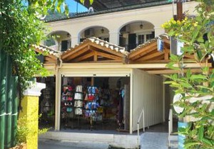 Holiday Studio Apartments Yannis on Agios Gordios beach in Corfu