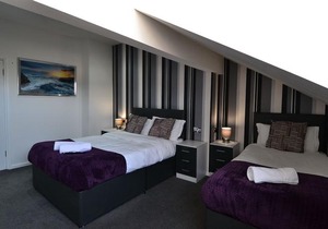 Hotel 33