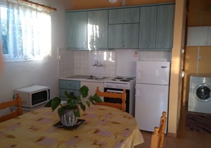 HOUSE GIANNIS HAIKOS near the beach peroulia