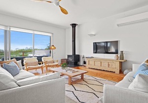Kookaburra Retreat at Macmasters Beach