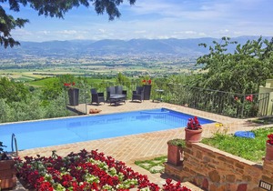 La Letizia with 4 bedrooms and 3 bathrooms