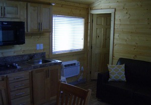 Lake Minden Camping Resort Cottage 3