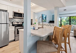 Lake View ~ Private Patio ~ Golf Cart ~ Pool