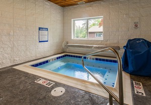 Lakefront Condo w/ Great Views, Pool/Hot Tub, Beach Access - Near Skiing