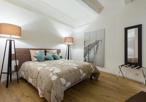 Large one bedroom flat in the Old Town