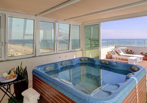 Little Hotel