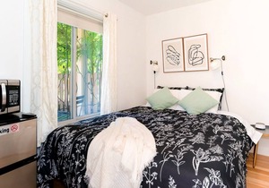 Loftium | Cozy & Chic Guest Suite - steps from Alki Beach!