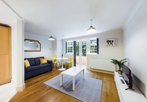 Lovely 1-bed Redhill town centre serviced apartment