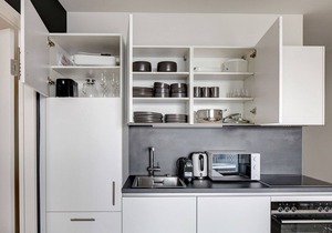 Luxe Favoriten 1BR w/Gym & Elevator, walk to Hauptbahnhof, by Blueground