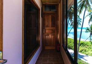 Luxe Seaview - Beachfront villa in Dhangethi (bnb)
