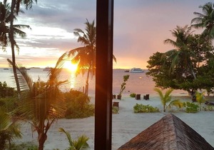 Luxe Seaview - Beachfront villa in Dhangethi (bnb)