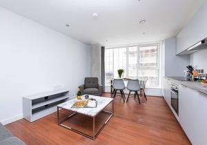 Luxurious and Bright 2BR City Centre Apartment