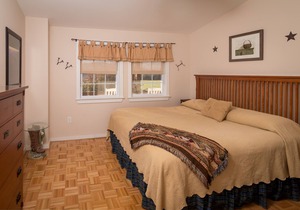Luxury Cabin for 8 @ River's Bend Ranch; river access & trail rides on site.