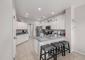 Luxury Golf Community Retreat ~ Putting Green, EV Charger, Pool & Hot Tub