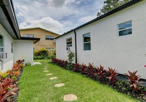 Luxury in Victoria Park w/ Firepit & Parking