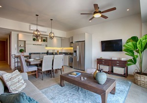 Luxury Ocean View Condo | Pools, Hot Tubs, Gym, BBQ, Walk To The Beach