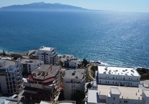 Luxury Studios - Steps from the Beach