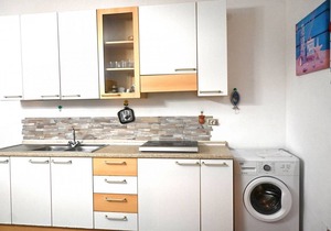 M195 - Marcelli, three-room apartment with terrace 200m from the sea
