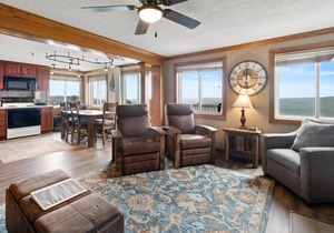 ML148 Corner unit w/views & fireplace connects to ML150 (rented separately)