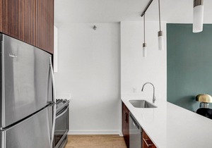 Mod Loop 1BR, w/Gym, Pool nr the Millenium Park by Blueground