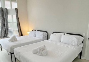 Modern 3-bedroom near downtown. Spacious & comfy.