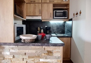 Modern and bright apartment near slopes with balcony