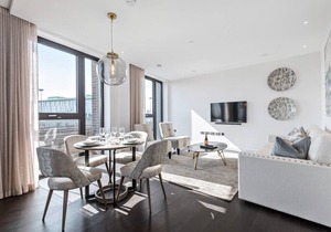 Modern, Bright 2 Bed Apartment with Winter Garden