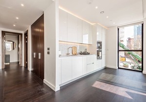 Modern, Bright 2 Bed Apartment with Winter Garden