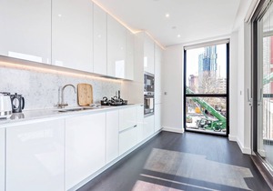 Modern, Bright 2 Bed Apartment with Winter Garden