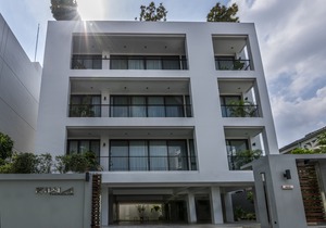 Modern & Luxury Home in the heart of Thonglor