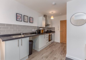 Modern Studio, Sleeps 2, Central Location