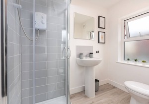 Modern Studio, Sleeps 2, Central Location
