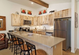 Mountain Views in Snowmass! Balcony W/Grill, Wood FP, Pool, Hot Tubs, Parking & Elevator Access