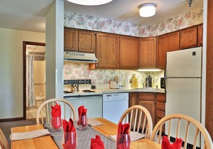 Mt Green 2BR/2BA Condo: Close to Resort and Skiing. 3B7