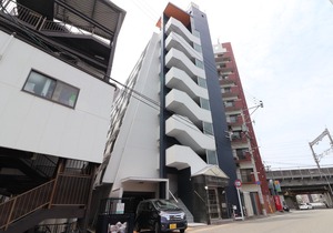 N.33 Hakata Sta. River Side