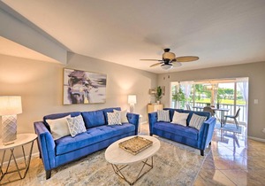 Naples Condo w/Enclosed Balcony & Lake Views!